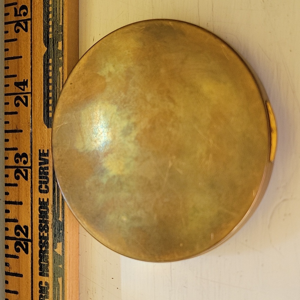Gorgeous Carved MOP Compact - Picture 9 of 10